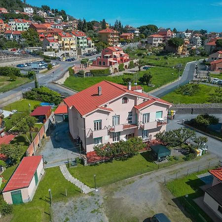 Casa Vacanze Ferrando Daire Pietra Ligure Dış mekan fotoğraf