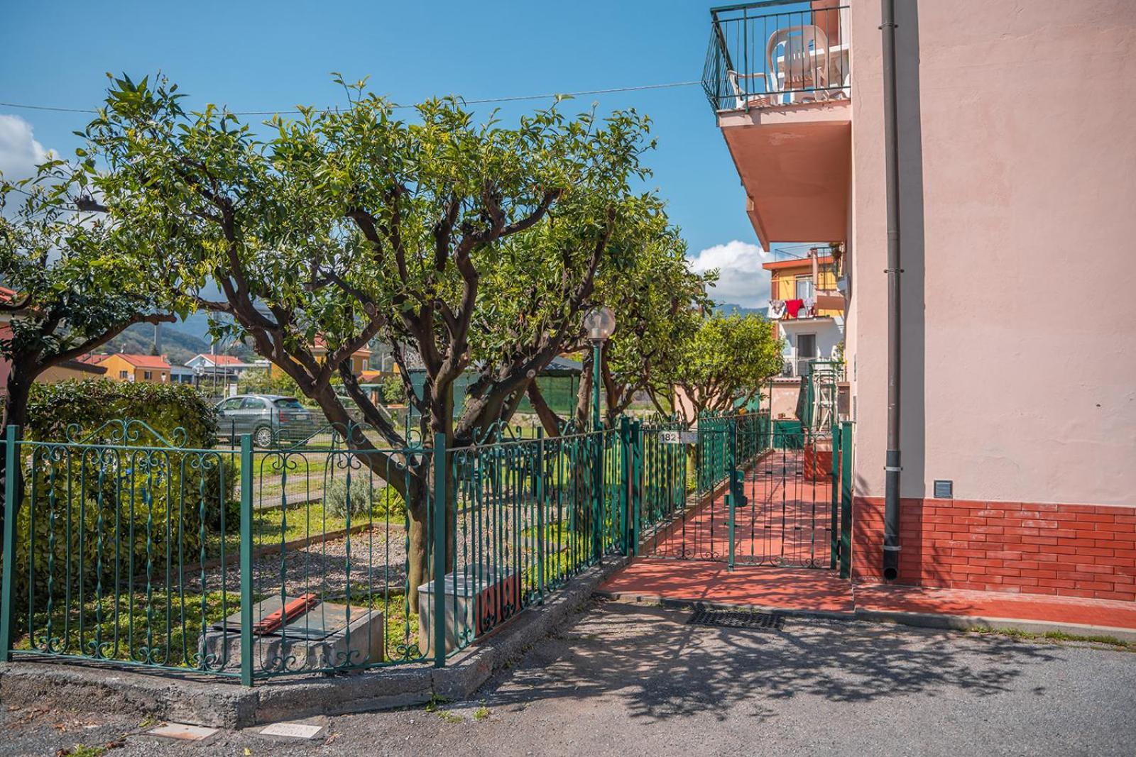 Casa Vacanze Ferrando Daire Pietra Ligure Dış mekan fotoğraf